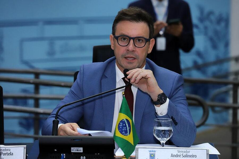 Câmara aprova projeto de Salineiro que garante banheiro feminino exclusivo para mulheres biológicas